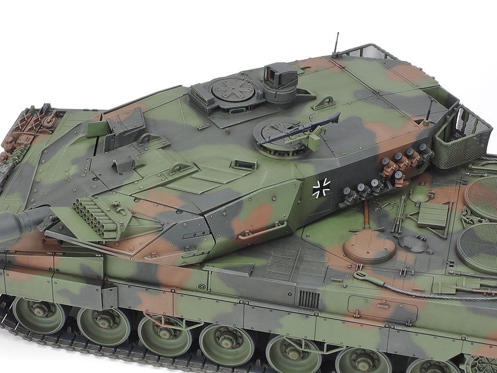 T34/85 w/Assault Infantry Set, Tamiya 89563 (2005)